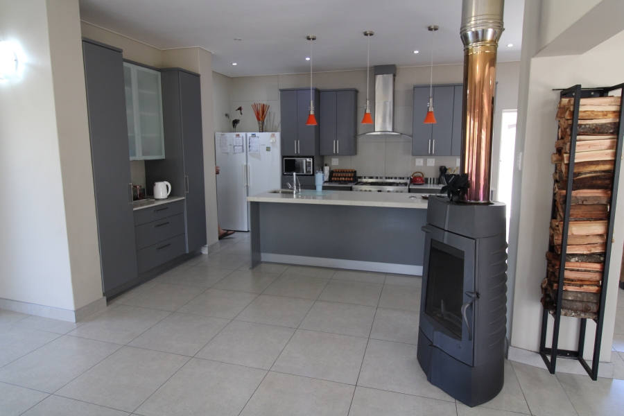 5 Bedroom Property for Sale in Kingswood Golf Estate Western Cape